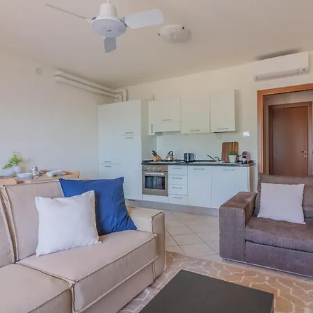 Giardino Al Tramonto شقة Perledo