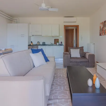 Giardino Al Tramonto 佩尔莱多