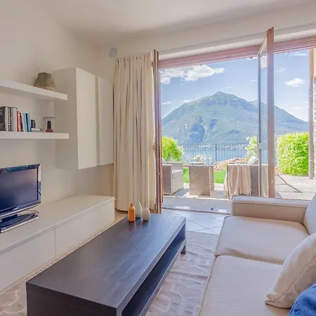 Giardino Al Tramonto شقة